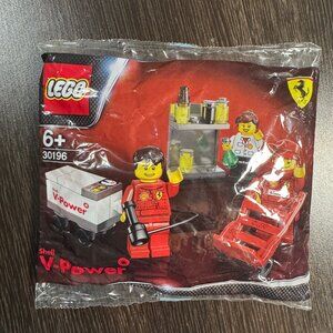 Brand New Factory Sealed 30196 LEGO Ferrari Shell V-Power Ferrari Pit Crew